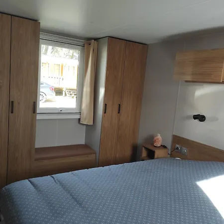 Campsite Lesmobilhomesduferret - Les Embruns - Mobil-homes De Particuliers, Funpass Activites Non Inclus